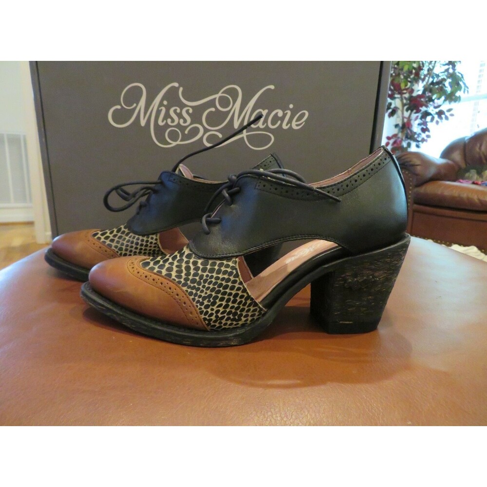 NWT Womens Black & Brown Miss Macie Wing & Prayer Shoes, 8